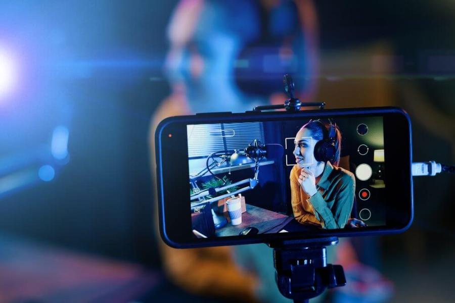 Tại Sao Doanh Nghiệp Nhất Định Phải Đầu Tư Video Content Chất Lượng Cao Trong Năm 2026?