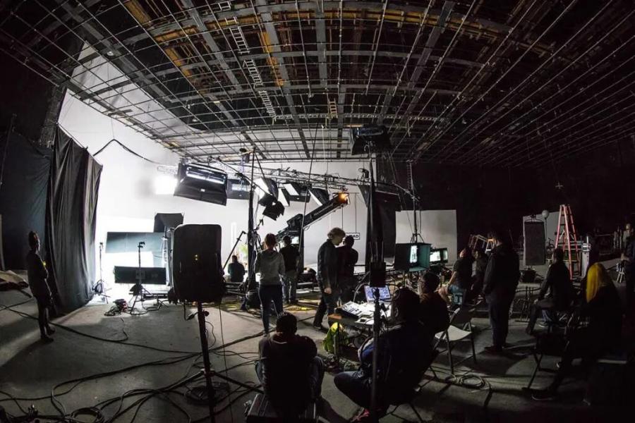 Tiêu Chí Chọn Production House Quay TVC Nhà Máy & Doanh Nghiệp Uy Tín